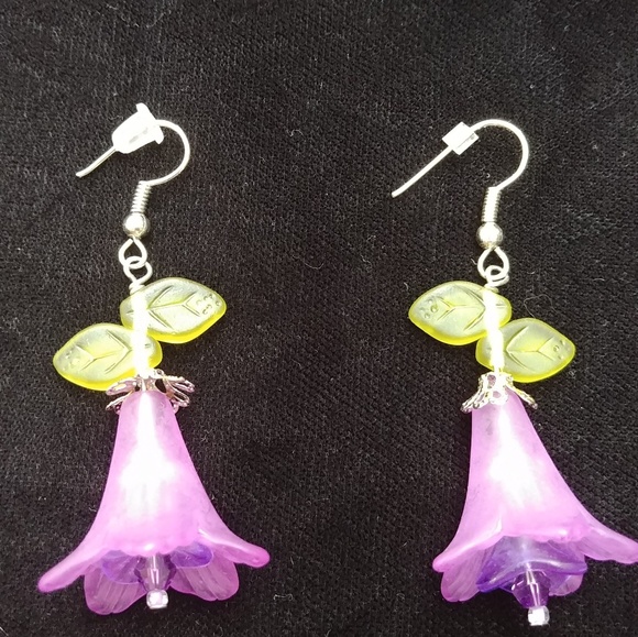 🌟5 for $35🌟Purple flower earrings - Picture 1 of 2